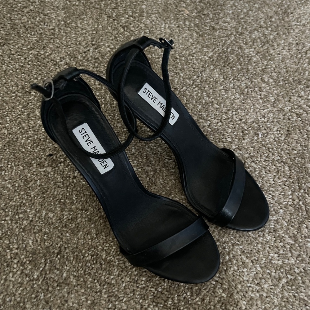 STEVE MADDEN BLACK STRAPPY HEELS 8.5 US